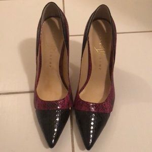 Snakeskin leather pumps